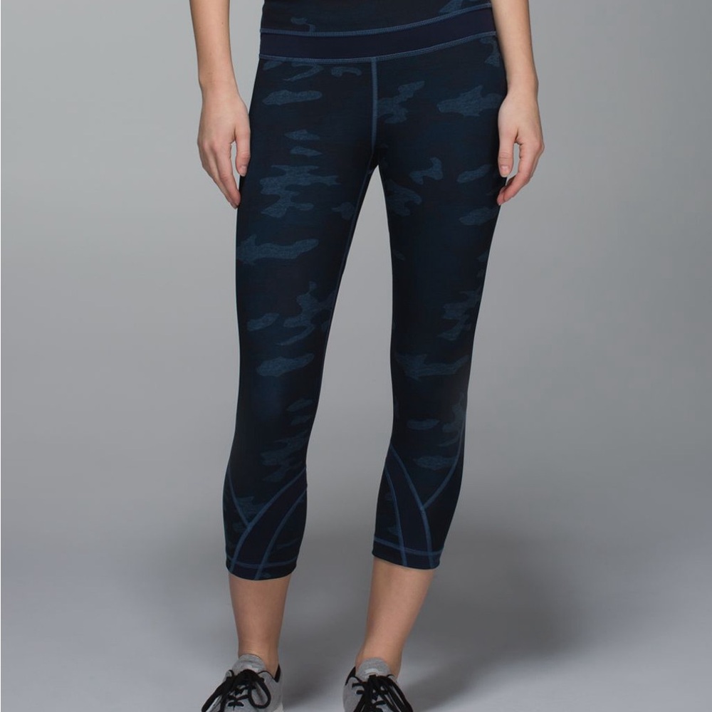 Lululemon Athletica Navy Camouflage Run Inspire tights